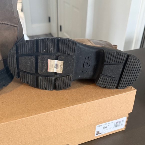 UGG Women's Dark Brown Winter Boots - Picture 4 of 7